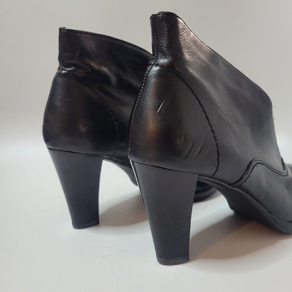 Liz Claiborne Black Leather Bonnie Heeled Boots - Picture 4 of 16
